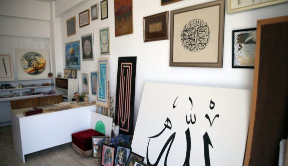 Hat sanatına gönül veren genç sanatçı, Kur'an-ı Kerim yazmak istiyor